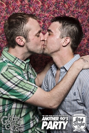 ninetiespartyroyalewithcheese-543