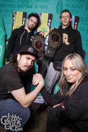 freelancewrestling120122booth-0185